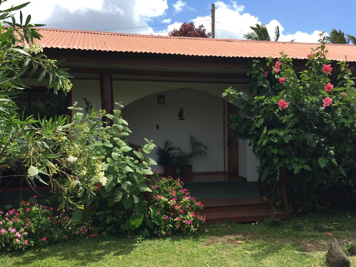 Cabanas Hinariru Nui Hanga Roa Exterior foto